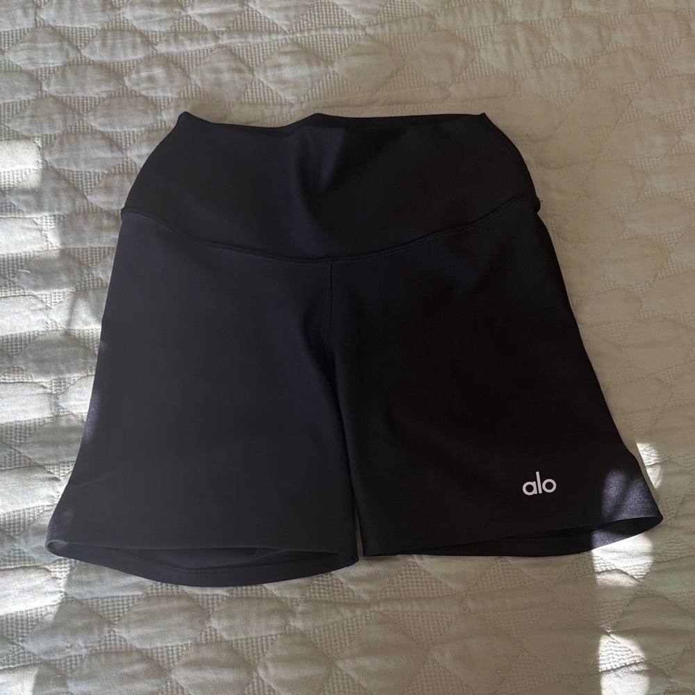 ALO Yoga - Women's Black Biker Shorts